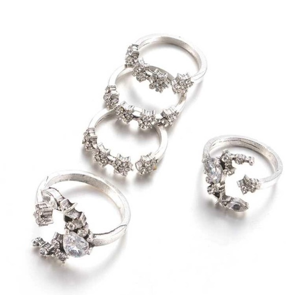 ☀️3/$30 Moon & Flower 5pc midi Ring Set - Picture 2 of 5